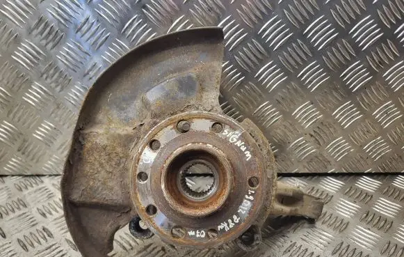 Opel Signum Front wheel hub 6698R