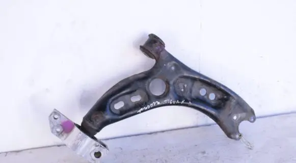 Volkswagen Tiguan Front lower control arm/wishbone 1K0407166C