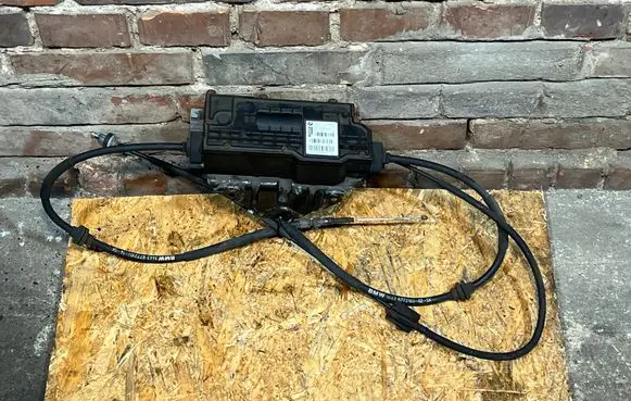 BMW X6 E71 Hand brake control module 6788968