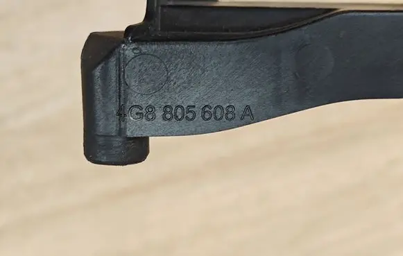 Audi A7 S7 4G Front bumper mounting bracket 4G8805608A