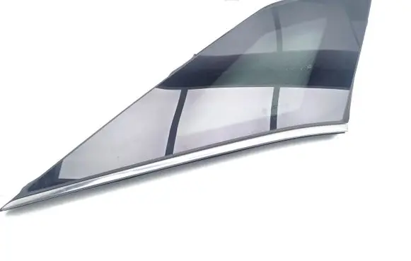 Peugeot 3008 II Rear side window E643R-008600