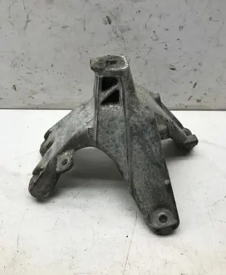 Audi A4 S4 B8 8K Engine mounting bracket 8K0199308BE