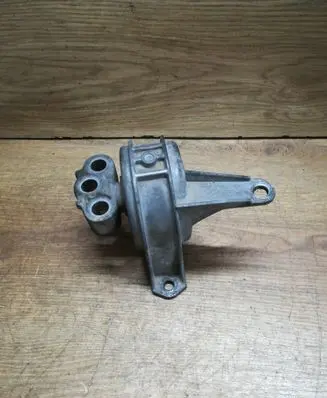 Opel Zafira B Engine mount bracket 24427298