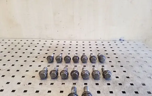 Nuts/bolts