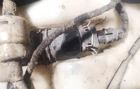 Opel Zafira A Windscreen/windshield washer pump 