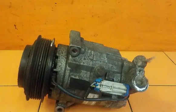 Opel Insignia A Air conditioning (A/C) compressor (pump) 13220076