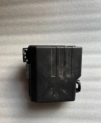 Hyundai Santa Fe Fuse box cover 91956S1040