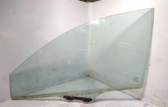 Honda CR-V Front door window glass four-door