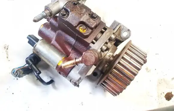 Nissan Qashqai Fuel injection high pressure pump 82286029 8200821184