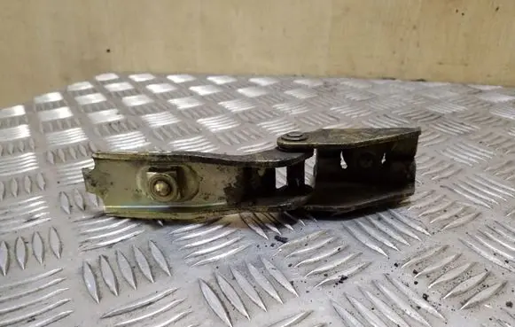 Volkswagen Transporter - Caravelle T4 Sliding door middle roller runner 701843336