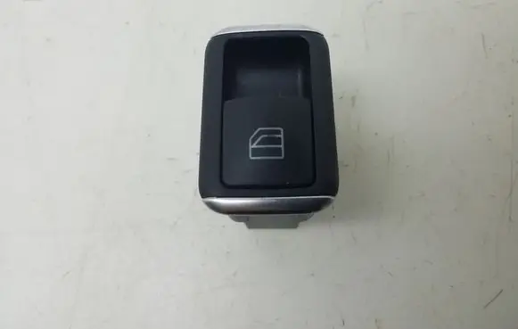 Mercedes-Benz C W204 Electric window control switch A2049055502