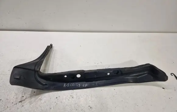 Audi A5 8T 8F Fender end trim 8T0821111A