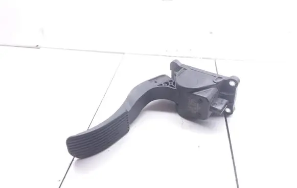 Mercedes-Benz Sprinter W906 Accelerator throttle pedal A4473000200 0280755025