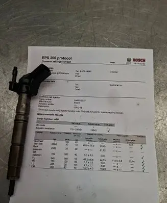 Mercedes-Benz R W251 Fuel injector A6420700587 0445115