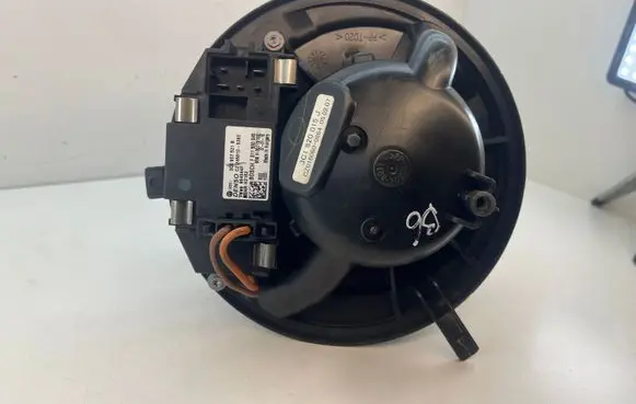 Volkswagen PASSAT B6 Heater blower motor/fan resistor 3C0907521B 3C1820015J