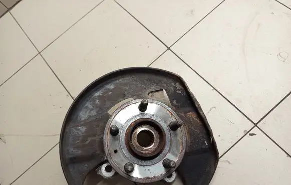 Opel Insignia A Front wheel hub spindle knuckle 