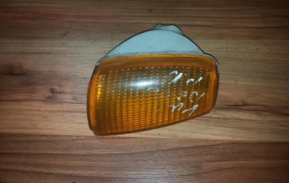 Volkswagen Polo II 86C 2F Front indicator light 867953050