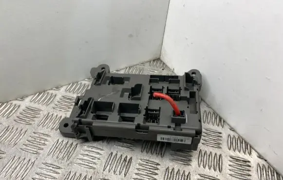 BMW X5 E70 Fuse module B010105300