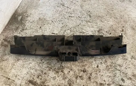 Front bumper upper radiator grill