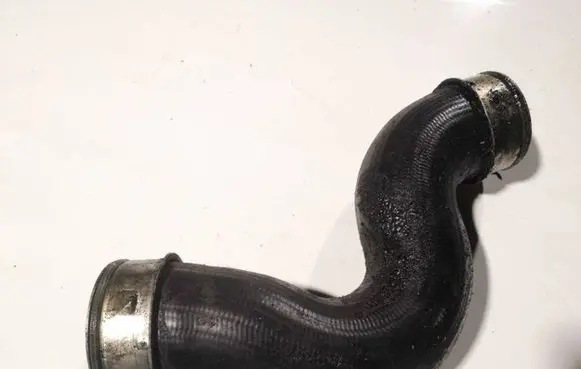 Volkswagen Touran I Intercooler hose/pipe