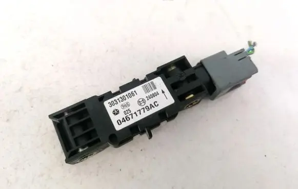 Chrysler PT Cruiser Airbag deployment crash/impact sensor 04671779AC 3031301061