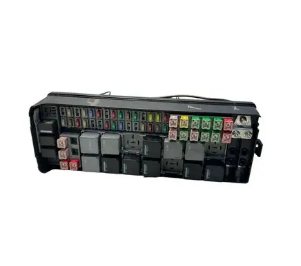 Land Rover Discovery 3 - LR3 Fuse module 301047500 04060300007T EJBM04M0D02