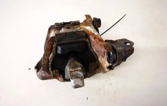 Skoda Fabia Mk1 (6Y) Engine mount bracket