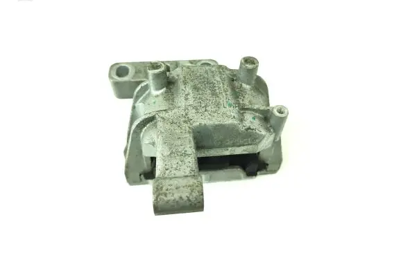 Volkswagen Tiguan Engine mount bracket 5N0199262L
