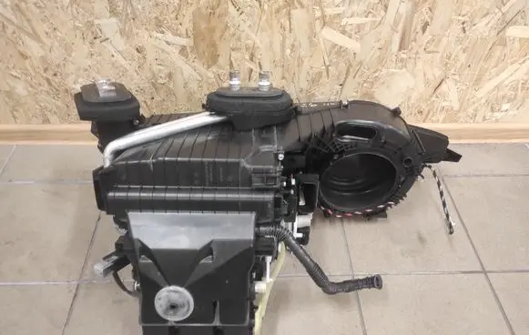 Interior heater climate box assembly