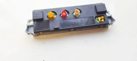 Audi A5 8T 8F Antenna control unit 8t0035225 032681