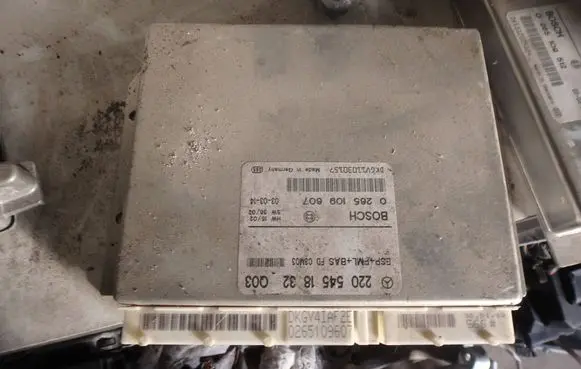 Mercedes-Benz S W220 ESP (stability system) control unit 2205451832