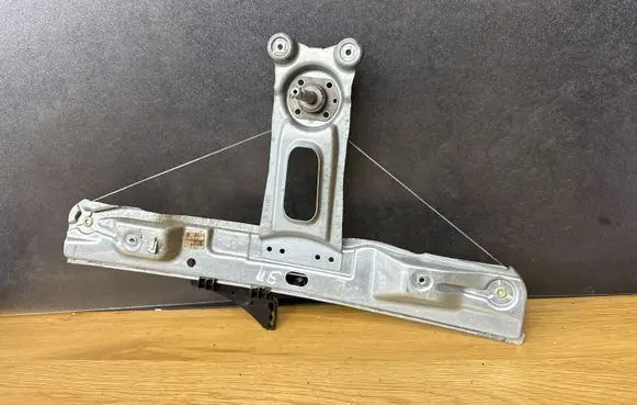Opel Insignia A Rear door manual window regulator 966310100