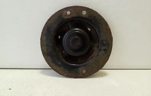 Lexus CT 200H Coil spring mount 