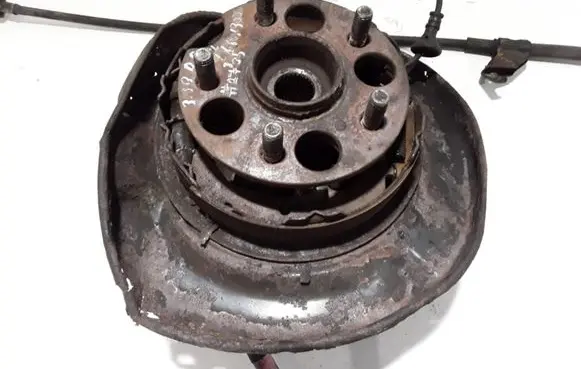 Lexus RX 300 Rear wheel hub