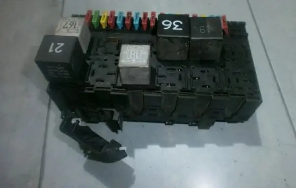 Volkswagen Polo III 6N 6N2 6NF Fuse box set 357937039