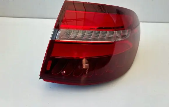 Mercedes-Benz GLC C253 Rear/tail lights 2539067400