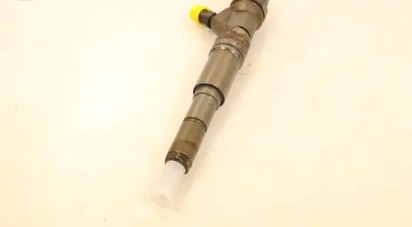 BMW 3 E90 E91 Fuel injector 0445110209