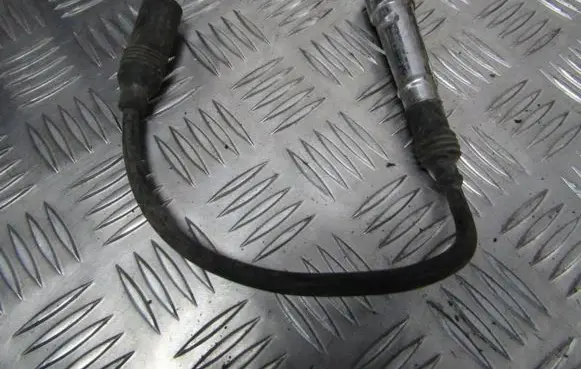 Volkswagen Golf III Ignition plug leads 036035255E 0300072108