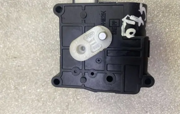 Toyota Corolla Verso E121 Air flap motor/actuator 1138002051