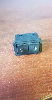 BMW 5 E39 Electric window control switch 8368974