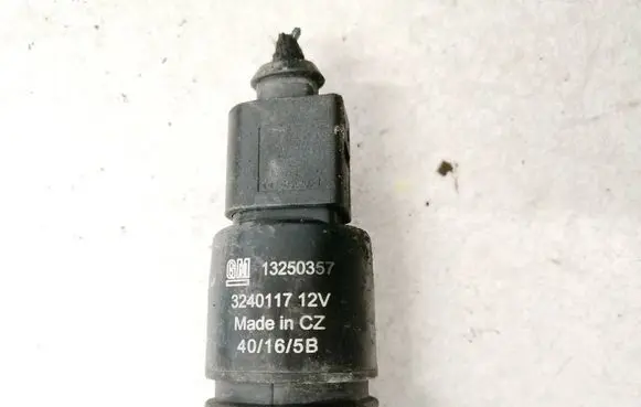 Opel Insignia A Windscreen/windshield washer pump 13250357 324011712V