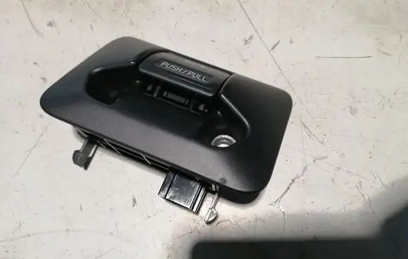Volvo XC60 Hand parking brake switch 30773539