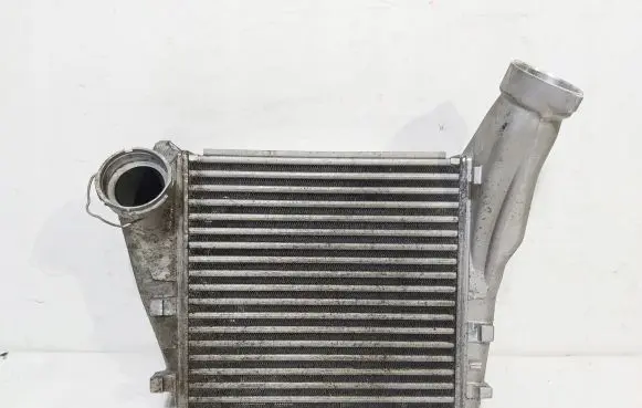 Porsche Cayenne (92A) Intercooler radiator 7L5145804D