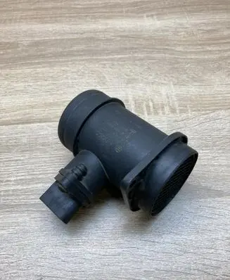 Audi A4 S4 B5 8D Mass air flow meter 028906461 0281002216