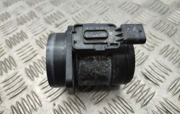 Volkswagen Golf VII Mass air flow meter 04L906461B