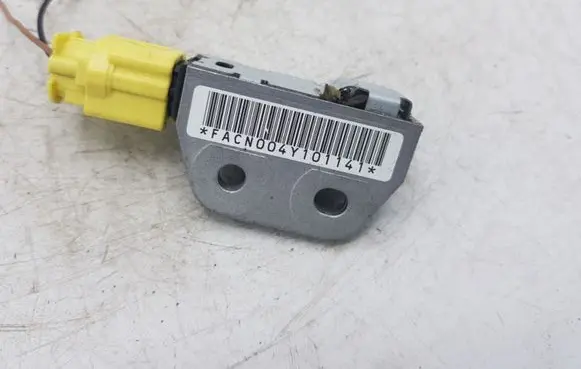 Nissan X-Trail T30 Airbag deployment crash/impact sensor FACN004Y101141