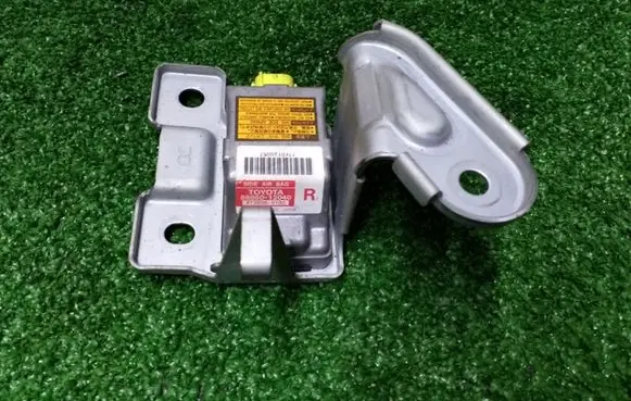 Toyota Corolla E120 E130 Airbag control unit/module 8986012040