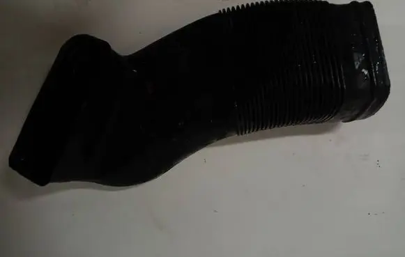 Audi A4 S4 B5 8D Air intake hose/pipe 8d0129617