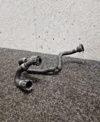 BMW i4 Engine coolant pipe/hose 8477901