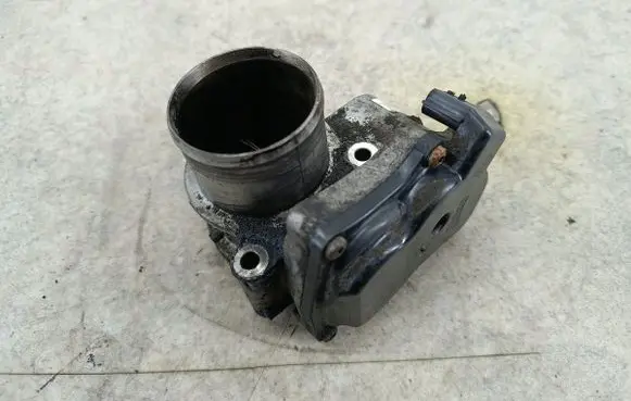 Renault Scenic III - Grand scenic III Throttle body valve 